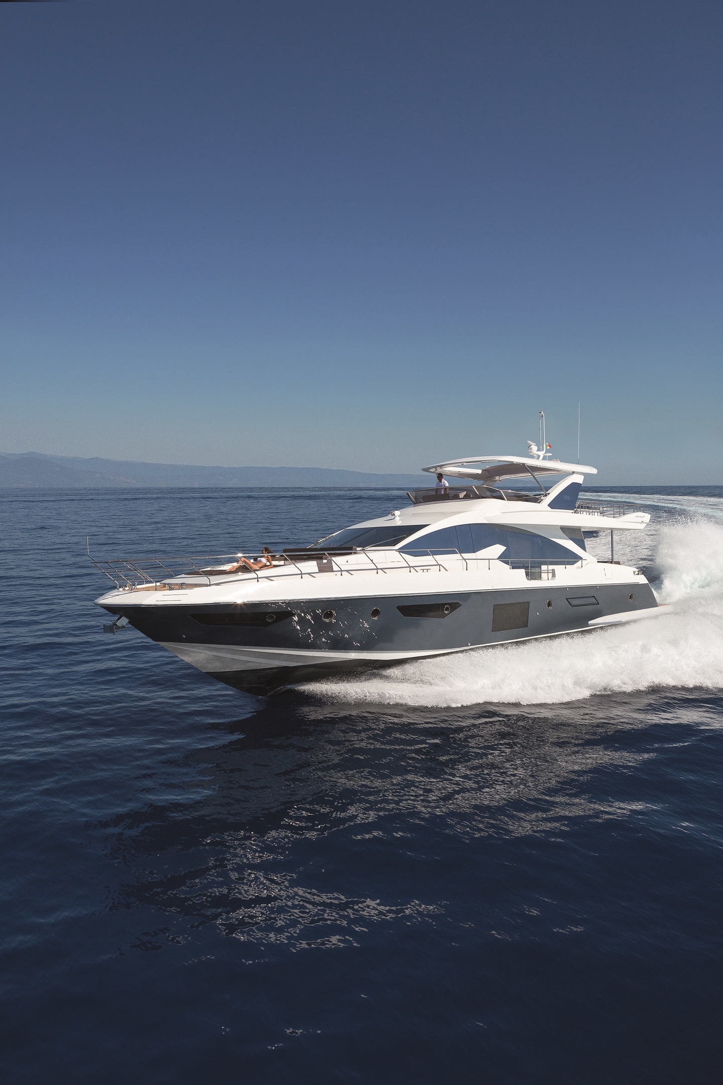 Azimut 83